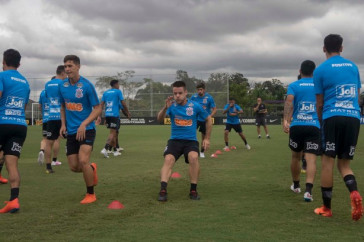 Jogadores se preparam para duelo contra o Santos, pela semifinal do Paulist�o