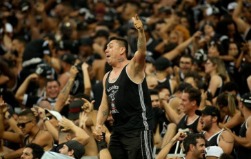 Torcedores corinthianos euf�ricos com a conquista do Campeonato Paulista