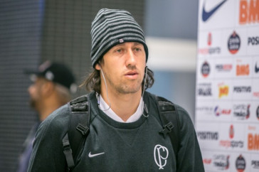 Clayson chega � Arena Corinthians para duelo contra o Bahia, pelo Brasileir�o