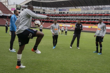 Jogadores do Tim�o finaliza prepara��o para jogo contra o Del Valle, no Equador