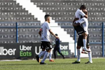 Jogadores do Sub-20 comemorando o gol de Igor contra o Atl�tico-MG
