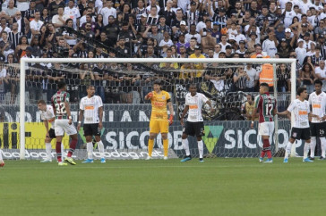Corinthians perde para o Fluminense na �ltima rodada do Campeonato Brasileiro