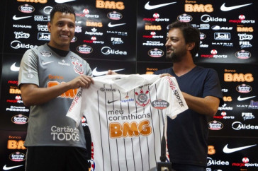 Sidcley � oficialmente apresentado como jogador do Corinthians