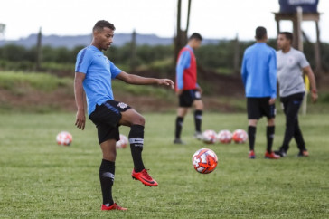 Ruan no treino do Sub-20 para duelo contra o Cuiab�, pela Copinha