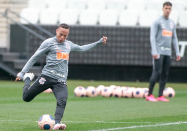 Jogadores na atividade da tarde desta quarta-feira na Arena Corinthians
