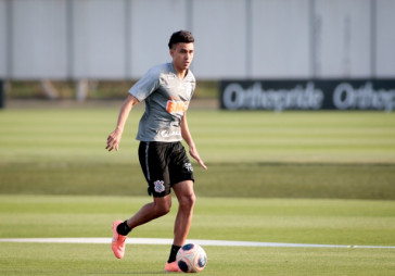 Jogadores na atividade da tarde desta segunda-feira (03), no CT Dr. Joaquim Grava