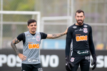 Fagner e Walter na atividade da manh� desta quinta-feira no CT Dr. Joaquim Grava