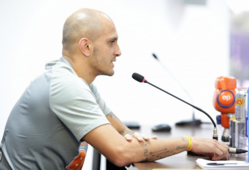 Coletiva F�bio Santos