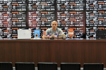 Coletiva F�bio Santos