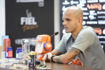 Coletiva F�bio Santos