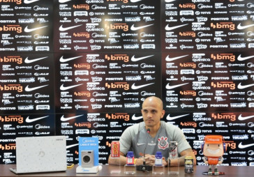 Coletiva F�bio Santos