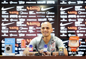 Coletiva F�bio Santos