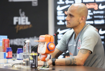 Coletiva F�bio Santos