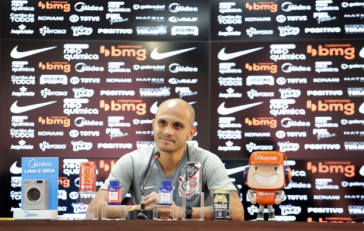 Coletiva F�bio Santos