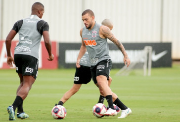 Andr� Luis est� de volta ao Corinthians ap�s empr�stimo