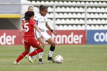 Vic Albuquerque come�ou a partida contra o Am�rica de Cali como titular
