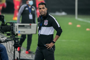 Fernando L�zaro comandou a goleada do Corinthians por 5 a 0 sobre o Huancayo, na Neo Qu�mica Arena