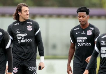 C�ssio e Gil no �ltimo treino do Corinthians antes do jogo contra o Atl�tico-GO, pela Copa do Brasil