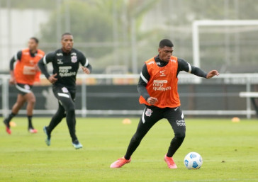 Felipe Augusto durante treinamento do Corinthians em prepara��o para duelo contra o Sport