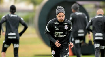 Lateral F�bio Santos no �ltimo treinamento do Corinthians antes do Majestoso contra o S�o Paulo