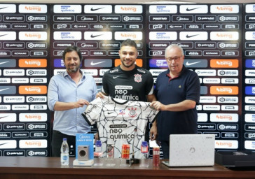 Jo�o Pedro concede coletiva no centro de treinamentos do Corinthians, CT Joaquim Grava