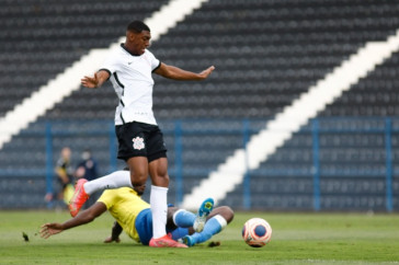 Felipe Augusto durante confronto entre Corinthians e Ibrachina FC pelo Paulista Sub-20