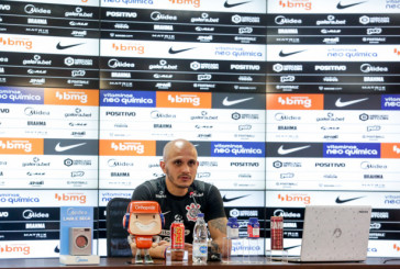 Coletiva do lateral F�bio Santos