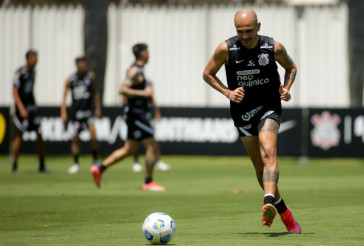 F�bio Santos finaliza prepara��o para duelo entre Corinthians e Fortaleza