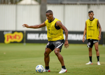 Xavier de volta aos treinamentos no Centro de Treinamentos do Corinthians