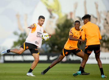 J�nior Moraes, Robert Renan e Robson Bambu em treino do Corinthians antes de encarar o Santos