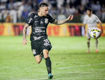 Gustavo Silva entrou no intervalo da partida