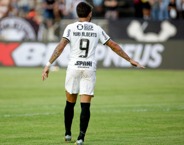 Yuri Alberto de costas em empate com a Inter de Limeira no Paulist�o