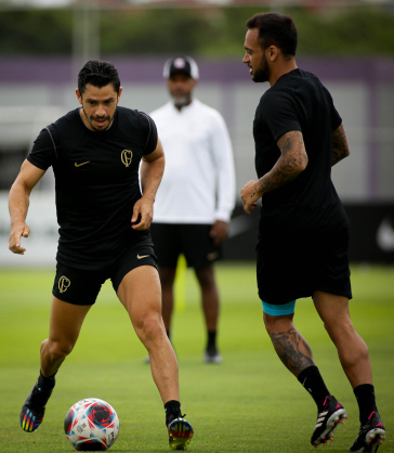 Giuliano e Maycon no CT