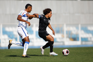 Guilherme Biro em a��o contra o �gua Santa pelo sub-20