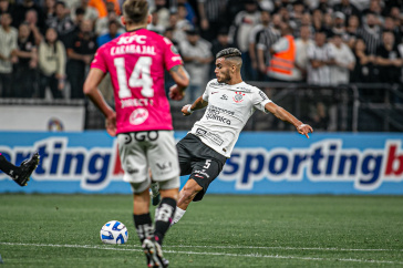 Fausto tenta finaliza��o