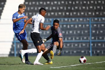 Felipe Augusto marcou tr�s gols na vit�ria do Corinthians sobre o ECUS, pelo Paulista sub-20