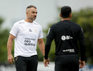 Daniel F�lix comandando o aquecimento dos jogadores