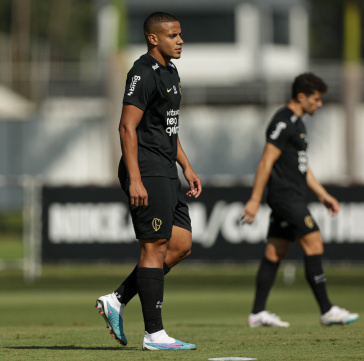 Murillo se preparando para a partida contra o Fluminense
