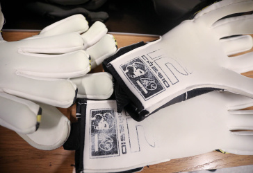 Luvas do goleiro C�ssio