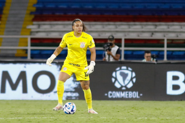 Lel� com a bola dominada