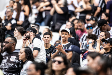 Torcedores durante final das Brabas na Neo Qu�mica Arena