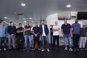 Diretoria do Corinthians em conversa com o elenco na pr�-temporada
