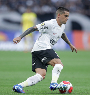 Fagner diante o Guarani