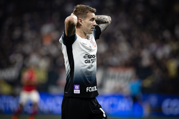 Charles lamentando chance perdida