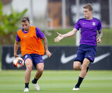 Ryan e Charles diante treinamento