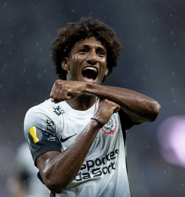 Talles comemora gol