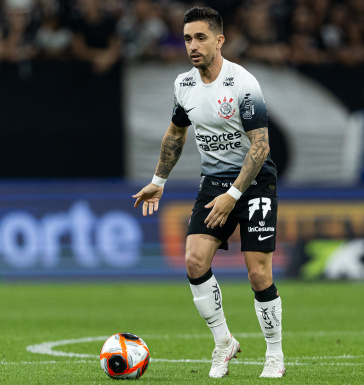 Coronado com a bola na partida