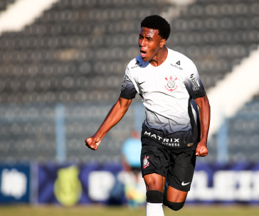 Pedro Thomas comemora gol marcado contra o Vasco