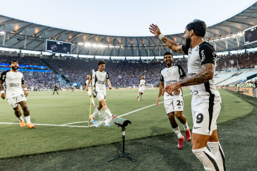 Equipe do Corinthians comemora gol marcado contra o Vasco