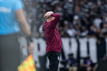 Diante do Internacional, Dorival J�nior comanda nova derrota do Corinthians no Brasileir�o